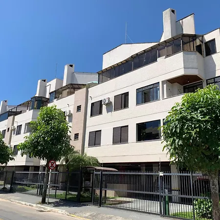 Apartamento De Dois Quartos Para 6 Pessoas Em Canasvieiras A Uma Quadra Da Praia Em Area Nobre Florianopolis Exterior photo