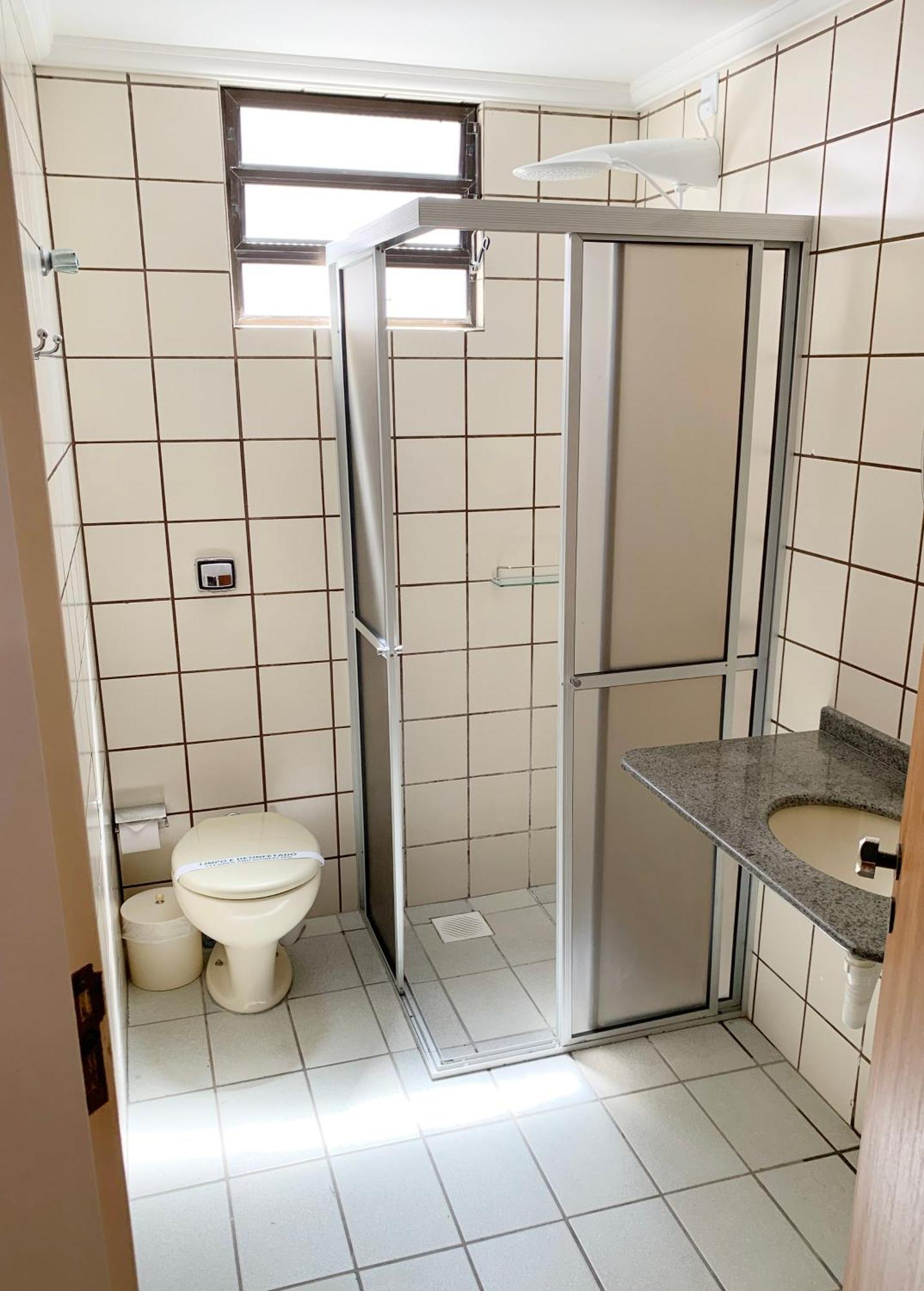 De Dois Quartos 6 Pessoas Em Canasvieiras A Uma Quadra Da Em Area Nobre *